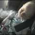 Fumar dentro del coche intoxica el aire por encima de los límites recomendados por la OMS