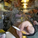 Los hosteleros piden en el Congreso que se permita crear “habitáculos” para fumadores en bares y restaurantes